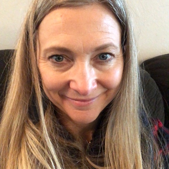 Meet your Posher, Julie - Picture 1 of 1